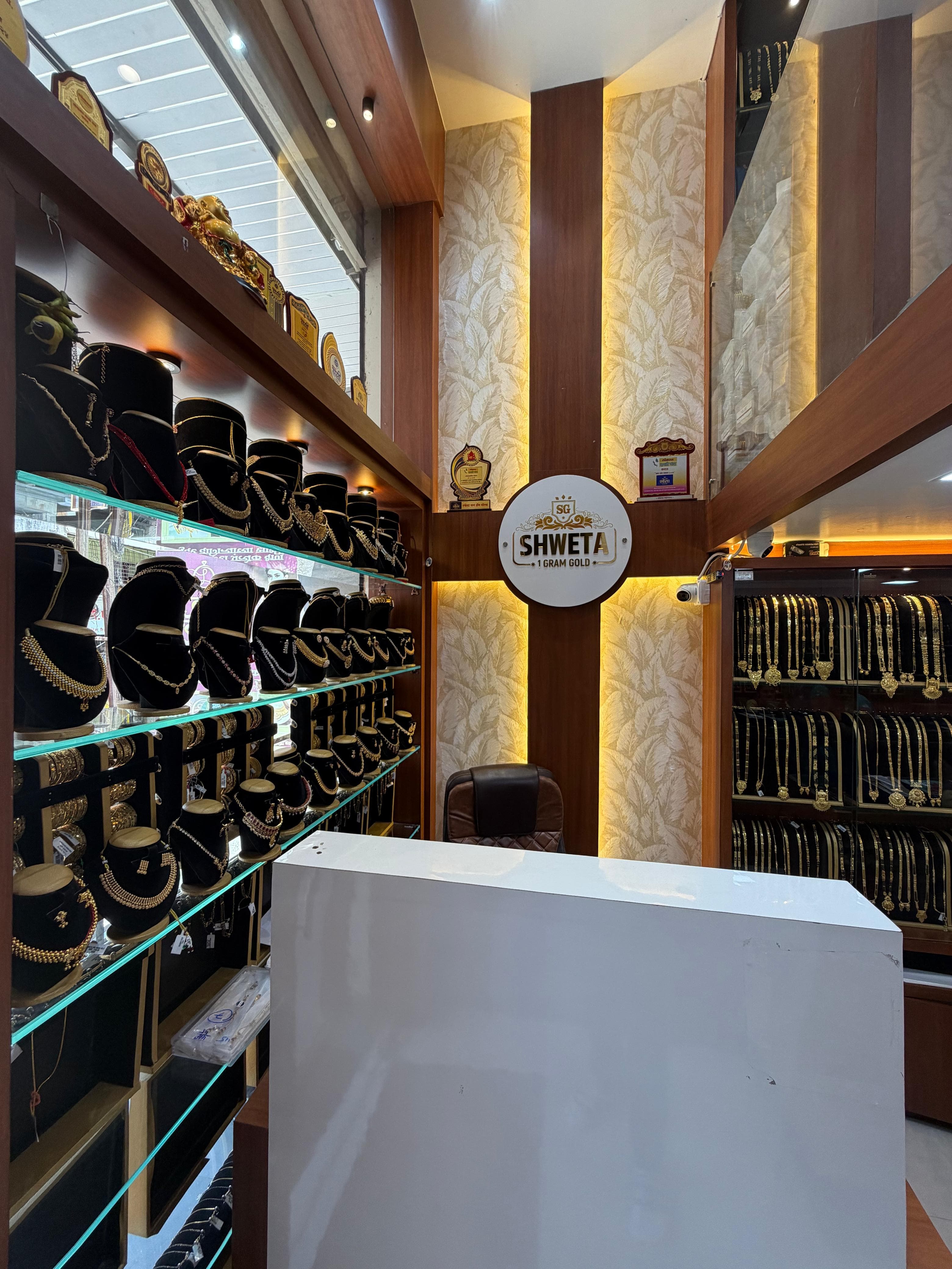Store located in Shweta One Gram Gold, Ishwarpur
